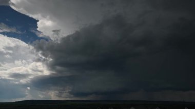 Kanada eteklerinde fırtına var.