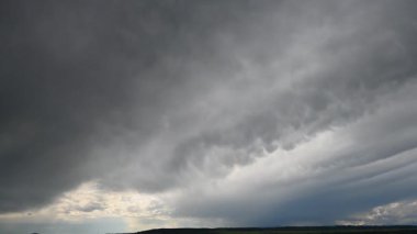 Kanada eteklerinde fırtına var.