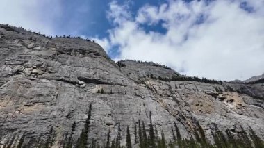Kanada Kayalıkları 'nda bahar sonu