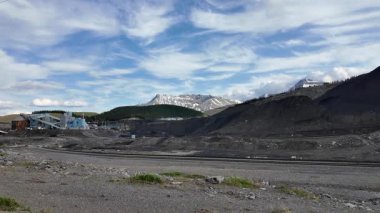 Benimki Kanada Kayalıklarında.