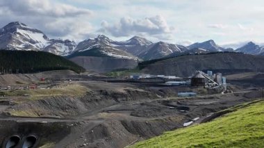 Benimki Kanada Kayalıklarında.