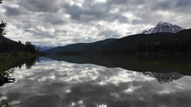 Kanada Kayalıkları 'nda bahar sonu