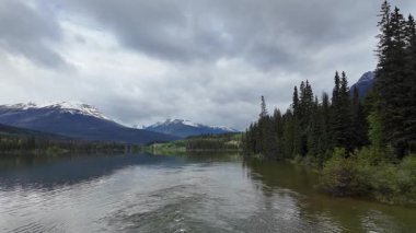 Kanada Kayalıkları 'nda bahar sonu