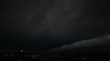 Kanada eteklerinde fırtınanın hızlanması