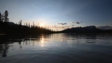 Kanada Kayalıklarında ilkbaharın sonlarında zaman aşımı