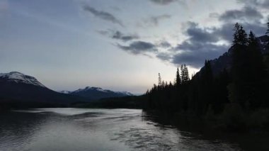 Kanada Kayalıklarında ilkbaharın sonlarında zaman aşımı