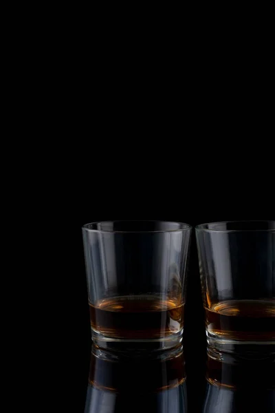 Shot Isolati Bicchieri Whisky Sfondo Nero — Foto Stock
