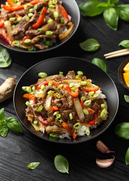 Knuspriges Orangenrindfleisch Mit Paprika Zwiebeln Und Reis Anbraten Asiatische Lebensmittel — Stockfoto