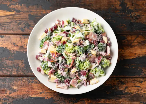 Salată Sănătoasă Broccoli Casă Bacon Ceapă Roșie Afine Semințe Dovleac Imagini stoc fără drepturi de autor