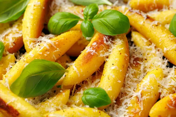 Schupfnudeln, Alman patatesli erişte, tavada hamur köftesi..