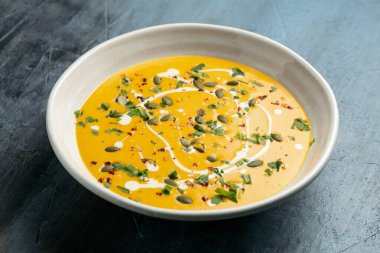 Balkabağı, tereyağlı kabak çorbası..