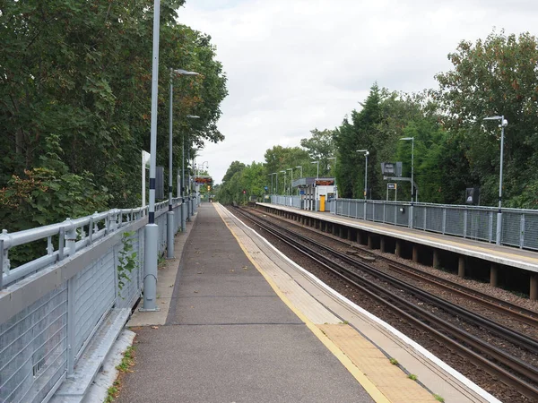 Una Estación Desierta Vacía Hampton Wick Suroeste Londres — Foto de Stock