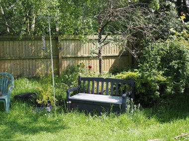 Yazın tipik bir arka bahçe.