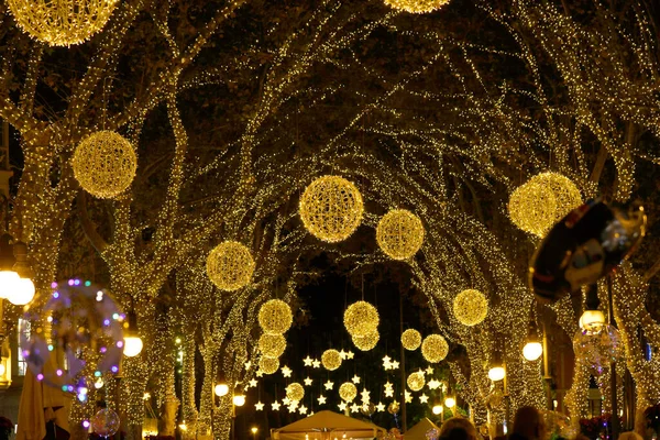 帕尔马 西班牙马略卡岛 2022年11月20日 Palma Mallorca街上夜晚的圣诞照明 — 图库照片