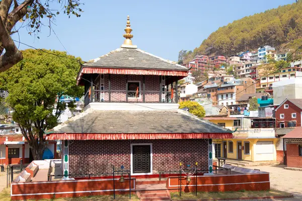 Rana Ujeshwori Bhagwati tapınağı Palpa, Nepal 'deki Tansen Durbar meydanında bulunuyor ve tanrıça Bhagwati' ye bir adak olarak Ujir Singh Thapa tarafından inşa edildi..