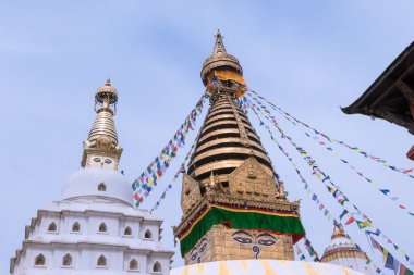 Maymun Tapınağı olarak da bilinen Swayambhunath, Nepal Katmandu 'nun kalbinde yer almaktadır ve UNESCO tarafından Dünya Mirası ilan edilmiştir.