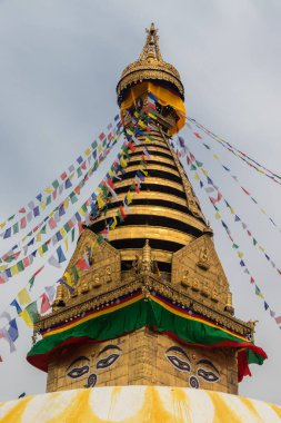Maymun Tapınağı olarak da bilinen Swayambhunath, Nepal Katmandu 'nun kalbinde yer almaktadır ve UNESCO tarafından Dünya Mirası ilan edilmiştir.