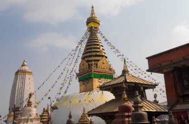 Maymun Tapınağı olarak da bilinen Swayambhunath, Nepal Katmandu 'nun kalbinde yer almaktadır ve UNESCO tarafından Dünya Mirası ilan edilmiştir.