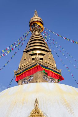 Maymun Tapınağı olarak da bilinen Swayambhunath, Nepal Katmandu 'nun kalbinde yer almaktadır ve UNESCO tarafından Dünya Mirası ilan edilmiştir.