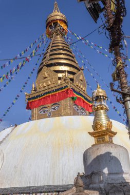 Maymun Tapınağı olarak da bilinen Swayambhunath, Nepal Katmandu 'nun kalbinde yer almaktadır ve UNESCO tarafından Dünya Mirası ilan edilmiştir.