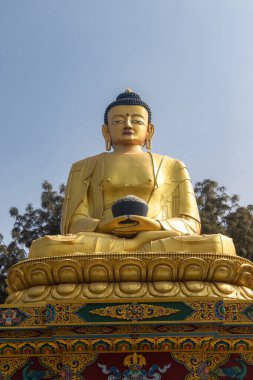 Buda Parkı 'ndaki altın Buda heykeli, Swayambhunath, Katmandu, Nepal