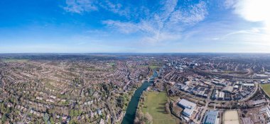 Reading 'in güzel hava manzarası, Berkshire, İngiltere, gündüz