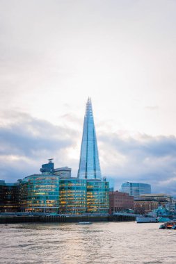 London City Hall, The Shard Quarter, modern mimari ve Londra 'nın merkez iş bölgesindeki gökdelenler. Birleşik Krallık, İngiltere