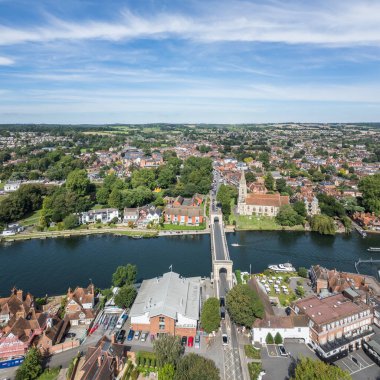 Marlow 'un inanılmaz hava manzarası, Thames Nehri boyunca seyahat yeri, İngiltere, İngiltere