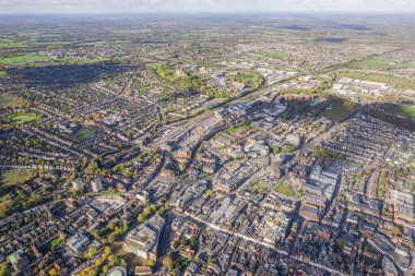 Ingiltere, Londra yakınlarındaki ünlü Guildford ana caddesinin muhteşem hava manzarası, güz günü