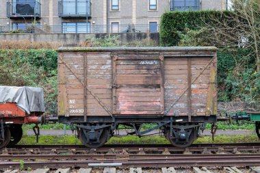 Bir trenin eski kargo konteynırı, kimse