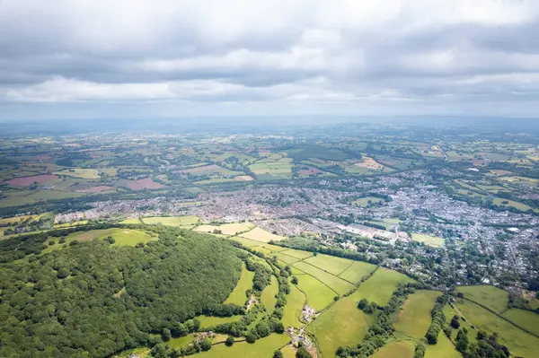 Abergavenny, Monmouthshire Wales, Birleşik Krallık 'ın destansı hava görüntüsü.