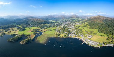 Cumbria 'nın Ambleside, Windermere, Westmorland ve Furness ilçelerinin panorama hava manzarası, Distract Gölü, Birleşik Krallık