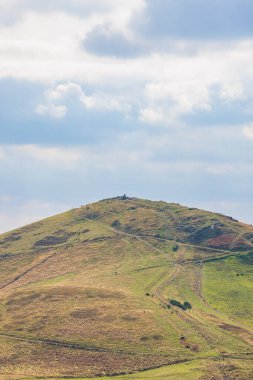 Büyük Malvern 'in inanılmaz manzarası, Güney İngiltere' nin ünlü turistik beldesi.