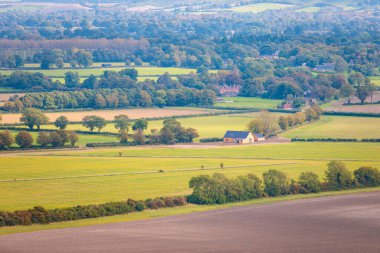 İnanılmaz yaz kırsal manzarası Pewsey, Wiltshire, Güney İngiltere, İngiltere