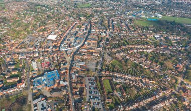 Wokingham şehir merkezinin güzel geniş açılı manzarası, ana caddeler ve manzara, Reading, Berkshire, İngiltere