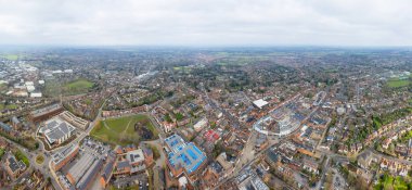 Wokingham şehir merkezinin destansı manzarası, ana caddeler ve manzara, Reading, Berkshire, İngiltere