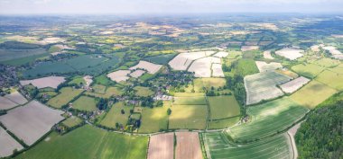 Güzel manzaranın havadan görünüşü, Petersfield 'ın Harting Down' ı, yaz günü.