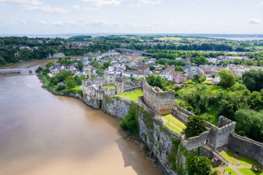 Chepstow ve River Wye, Güney Galler güzel hava manzarası, yaz günü, uk