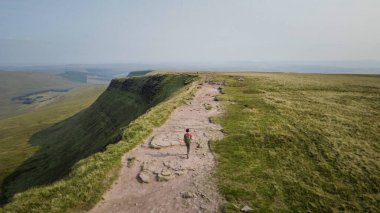 Bannau Brycheiniog Ulusal Parkı 'nda yürüyüş, Güney Galler' de Brecon Beacons, Birleşik Krallık