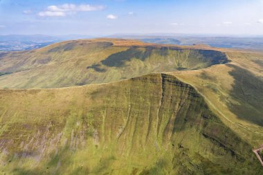 Bannau Brycheiniog Ulusal Parkı 'nın muhteşem manzarası, Güney Galler' de Brecon Beacons.