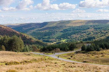 Abercynafon ve Talybont Barajı yakınlarındaki Brecon Beacons Ulusal Parkı 'nın güzel hava manzarası, Güney Galler, Birleşik Krallık