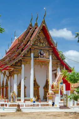 Phuket, Tayland - 27 Şubat 2024 Phukets 'taki en büyük Budist Tapınağı Wat Chalong' un detaylı görüntüsü.