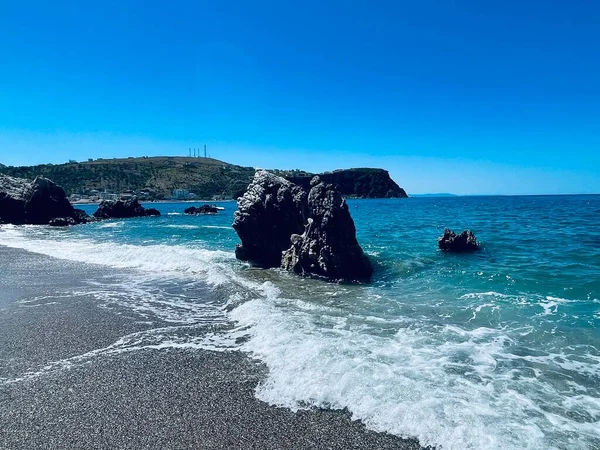 Playa Rocosa Agua Cristalina Turquesa Del Mar Jónico Albania Calma —  Fotos de Stock