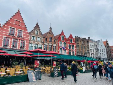 Bruges, Belçika, 20 Nisan 2O23: Bruges, Belçika 'nın ünlü tarihi ve turistik kenti. Seyahat kavramı