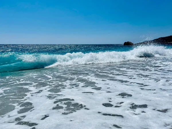 Skalnatá Pláž Křišťálově Tyrkysová Voda Jónského Moře Albánii Koncept Letních — Stock fotografie