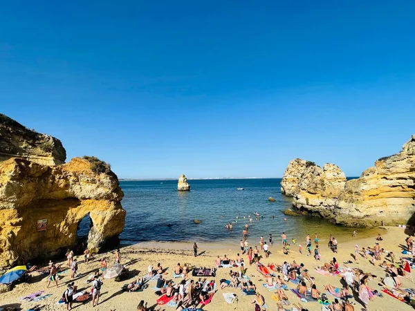 Lagos Costa Del Algarve Portugal Agosto 2023 Ocupada Playa Costa — Foto de Stock