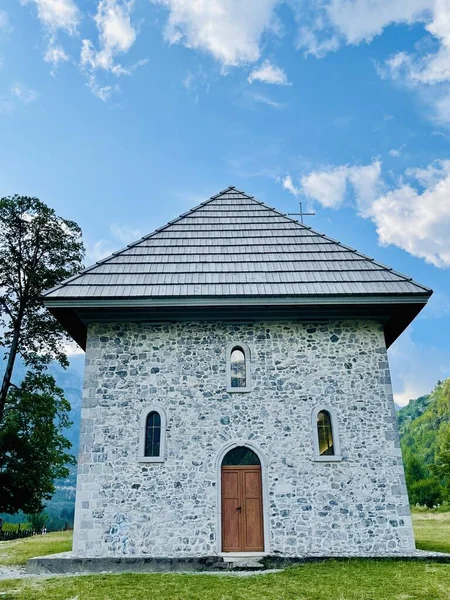 Cena Igreja Cristã Aldeia Theth Theth National Park Albânia Alpes — Fotografia de Stock