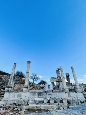 Efes 'in antik mimari ve harabelerinin elementleri, İzmir. kopyalama alanı. Seyahat hedefi kavramı.