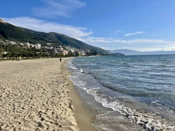 Vlore Şehrinin Yaz Manzarası Arnavutluk Adriyatik Denizinin Güzel Deniz Manzarası Telifsiz Stok Imajlar