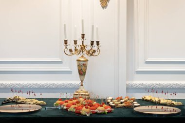 Mini Small hamburgerleri bir doğum günü partisinde aperatif olarak servis edilir..